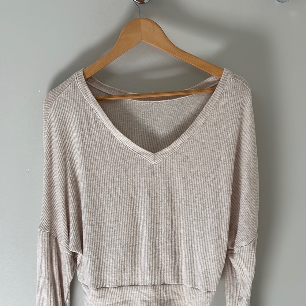 Auden Women's V-Neck Sweater in Beige